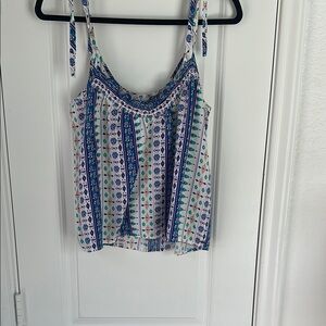 Women's Blue and White Patterned Top